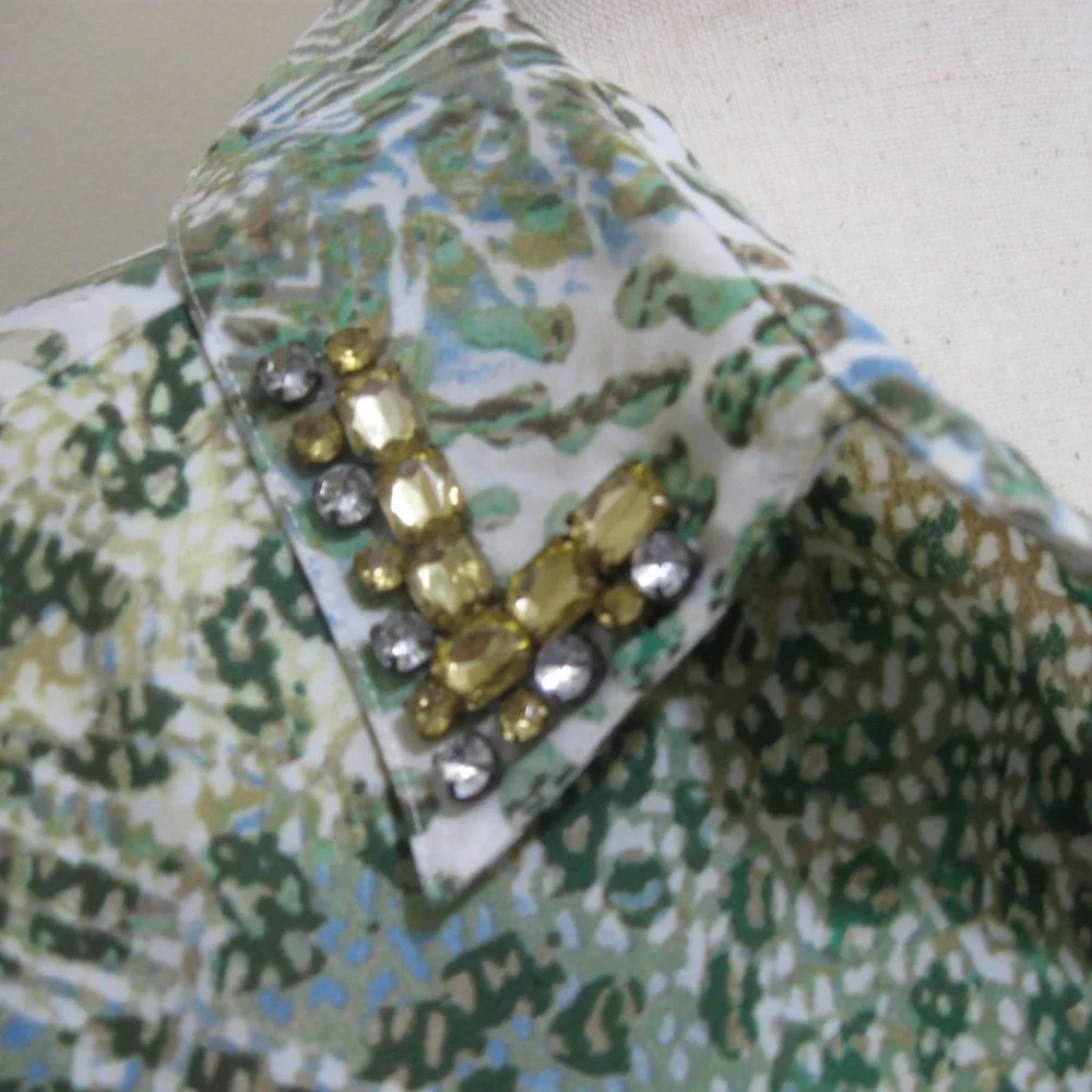 Chicos Animal Print Chiffon Tunic Blouse sz M Jeweled Collar Green Beige - Picture 3 of 12